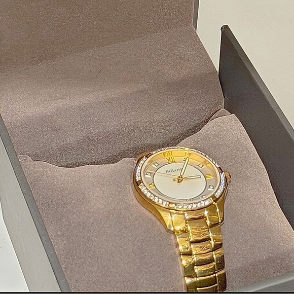 NWT Authentic Bulova Crystal and Gold Watch- never worn, beautiful in box 🎄🎄 - Picture 13 of 15